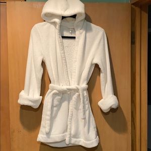 Gap kids white plush robe